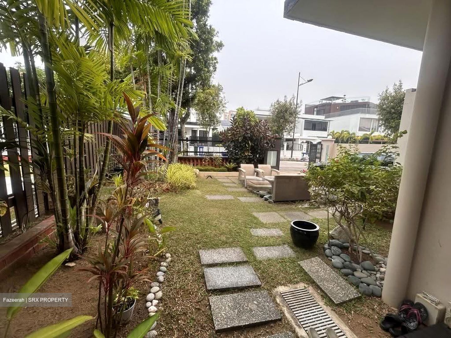 Bedokville (D16), Semi-Detached #633321001